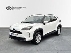 Vit Begagnad 2023 Toyota Yaris Cross Active SUV | 259 900 kr (Marknadspris)