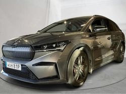 Grå Begagnad 2022 Skoda Enyaq iV SportLine SUV | 349 000 kr (Marknadspris)