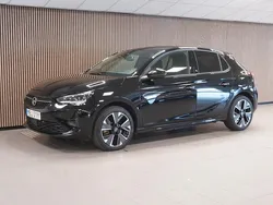 Svart Begagnad 2022 Opel Corsa-e Halvkombi | 209 700 kr (Marknadspris)