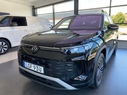 Svart Ny 2025 VW Tayron Life SUV | 643 800 kr