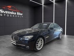 Blå (imperial blue brilliant metallic) Begagnad 2010 BMW 750 Sedan | 169 900 kr (Dyr)