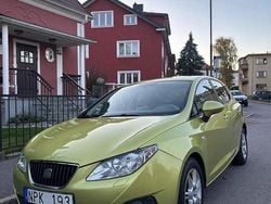Grön Begagnad 2009 Seat Ibiza Halvkombi | 32 990 kr (Marknadspris)