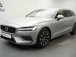Silver Begagnad 2024 Volvo V60 Kombi | 399 900 kr (Marknadspris)