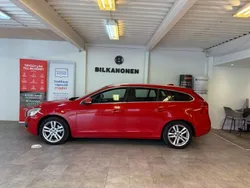 Röd Begagnad 2013 Volvo V60 Summum Kombi | 89 900 kr (Bra pris)