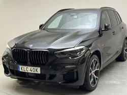 Svart Begagnad 2021 BMW X5 Shadowline SUV | 446 000 kr