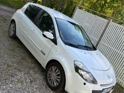 Vit Begagnad 2013 Renault Clio R.S. Halvkombi | 55 000 kr (Lite dyr)