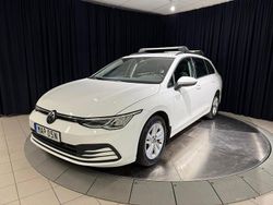 Vit Begagnad 2021 VW Golf VIII Kombi | 244 900 kr (Marknadspris)