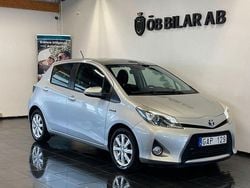 Silver Begagnad 2013 Toyota Yaris Hybrid Active Halvkombi | 119 900 kr (Marknadspris)