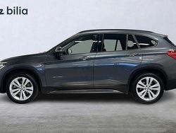 Grå Begagnad 2017 BMW X1 Sport Line SUV | 189 000 kr (Marknadspris)