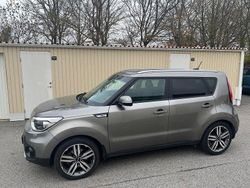 Grå Begagnad 2018 Kia Soul SUV | 144 000 kr (Marknadspris)