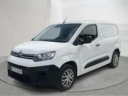 Vit Begagnad 2022 Citroën Berlingo Minibuss | 129 000 kr (Marknadspris)