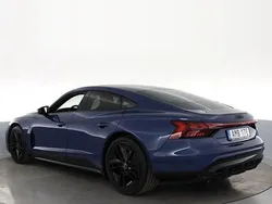 Blå Begagnad 2023 Audi e-tron GT quattro Sedan | 999 000 kr