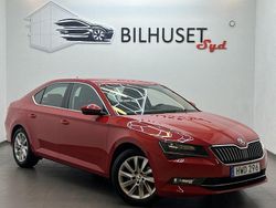 Röd Begagnad 2016 Skoda Superb Style Halvkombi | 198 500 kr (Marknadspris)
