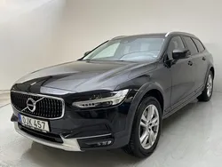 Svart Begagnad 2018 Volvo V90 CC Plus Kombi | 247 000 kr (Marknadspris)