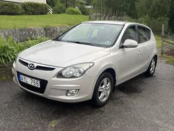 Brun Begagnad 2010 Hyundai i30 Halvkombi | 28 000 kr (Bra pris)