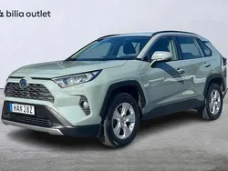 Grön Begagnad 2021 Toyota RAV4 Hybrid Active SUV | 319 900 kr (Marknadspris)