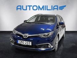 Mörkblå Begagnad 2016 Toyota Auris Touring Sports Executive Kombi | 124 900 kr (Marknadspris)