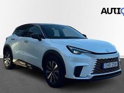 Vit (sonic quartz metallic) Begagnad 2024 Lexus LBX SUV | 349 900 kr (Marknadspris)