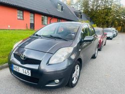 Grå Begagnad 2011 Toyota Yaris Halvkombi | 48 000 kr (Bra pris)