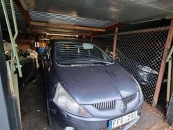 Grå Begagnad 2006 Mitsubishi Grandis Minibuss | 15 900 kr (Dyr)