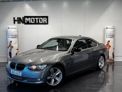 Grå Begagnad 2006 BMW 335 Sportkupé | 129 900 kr (Marknadspris)