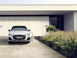 Ny 2025 Audi A3 Sportback e-tron Proline Halvkombi | 459 900 kr (Marknadspris)