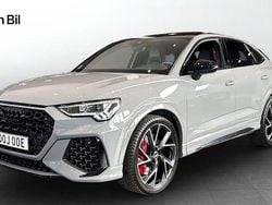 Grå Begagnad 2022 Audi Q3 Sportback Premium SUV | 599 000 kr (Marknadspris)