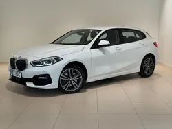 Vit Begagnad 2022 BMW 118 Sport Line Halvkombi | 255 000 kr (Marknadspris)