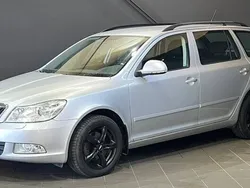 Silver Begagnad 2011 Skoda Octavia Elegance Kombi | 67 900 kr (Lite dyr)