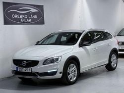 Vit Begagnad 2018 Volvo V60 CC Kombi | 164 900 kr