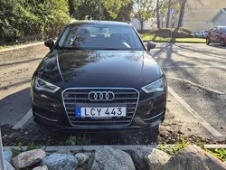 Svart Begagnad 2016 Audi A3 Sportback Attraction Halvkombi | 128 000 kr (Marknadspris)