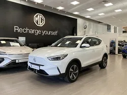 Vit (dover white) Begagnad 2021 MG ZS Luxury Sedan | 239 900 kr (Bra pris)