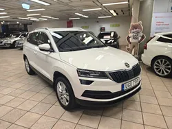 Vit Begagnad 2019 Skoda Karoq Ambition SUV | 184 900 kr (Marknadspris)