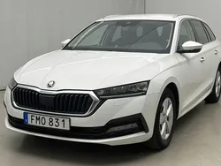 Vit Begagnad 2022 Skoda Octavia | 139 000 kr