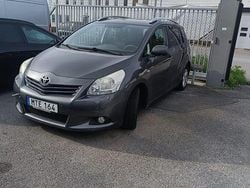 Grå Begagnad 2012 Toyota Verso Minibuss | 49 000 kr (Superpris)