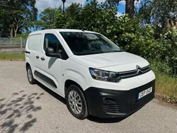 Vit Begagnad 2021 Citroën Berlingo Minibuss | 148 750 kr (Marknadspris)