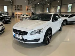 Vit Begagnad 2016 Volvo S60 CC Summum Sedan | 229 900 kr (Lite dyr)