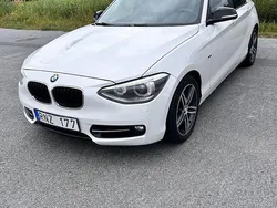 Vit Begagnad 2013 BMW 118 Sport Line Halvkombi | 95 000 kr (Superpris)
