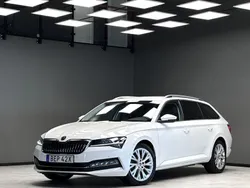 Vit Begagnad 2020 Skoda Superb Business Line Kombi | 269 900 kr (Marknadspris)
