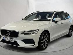 Vit Begagnad 2020 Volvo V60 Momentum Kombi | 249 800 kr (Marknadspris)