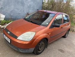 Brun Begagnad 2004 Ford Fiesta Halvkombi | 10 000 kr