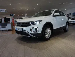 Vit Begagnad 2022 VW T-Roc Life SUV | 279 000 kr (Marknadspris)
