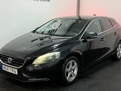 Svart Begagnad 2014 Volvo V40 Momentum Kombi | 109 900 kr (Dyr)