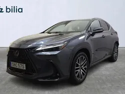 Grå Begagnad 2021 Lexus NX450h+ Executive Line SUV | 569 900 kr (Lite dyr)