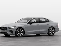 Grå Ny 2024 Volvo S60 Sedan | 494 900 kr (Marknadspris)