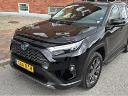 Svart Begagnad 2024 Toyota RAV4 Hybrid Executive SUV | 410 000 kr (Bra pris)
