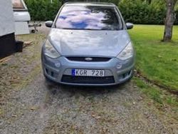 Grå Begagnad 2008 Ford S-MAX S Minibuss | 22 000 kr