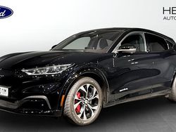 Svart (black) Begagnad 2021 Ford Mustang Mach-E SUV | 369 900 kr (Dyr)
