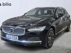 Svart Begagnad 2022 Volvo V90 Core Kombi | 399 000 kr (Marknadspris)