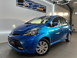 Blå Begagnad 2013 Toyota Aygo Halvkombi | 59 900 kr (Marknadspris)